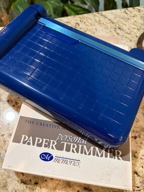 NEW IN BOX Creative Memories Personal Paper Trimmer - Blue